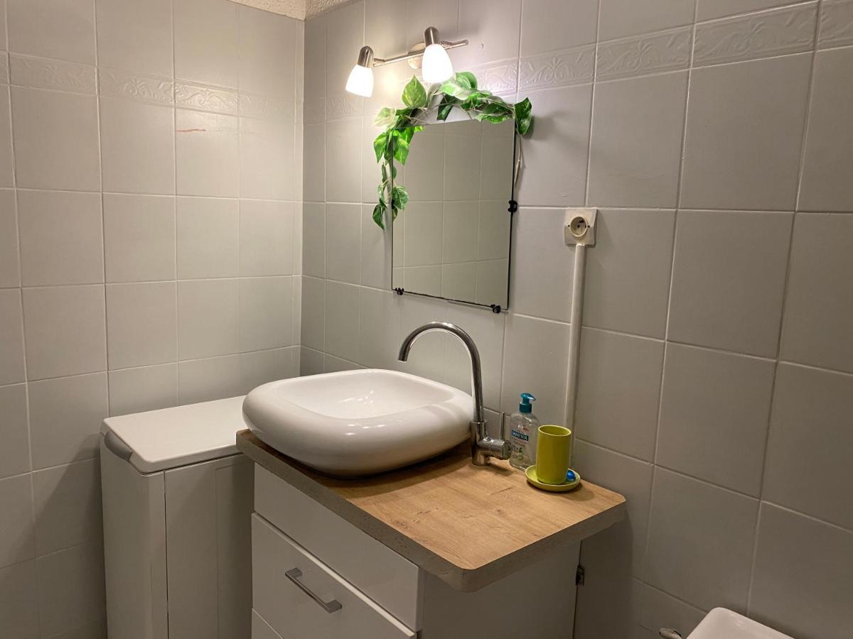 Appartement Au Pied De La Cite, T3 Au Calme à Carcassonne Extérieur photo